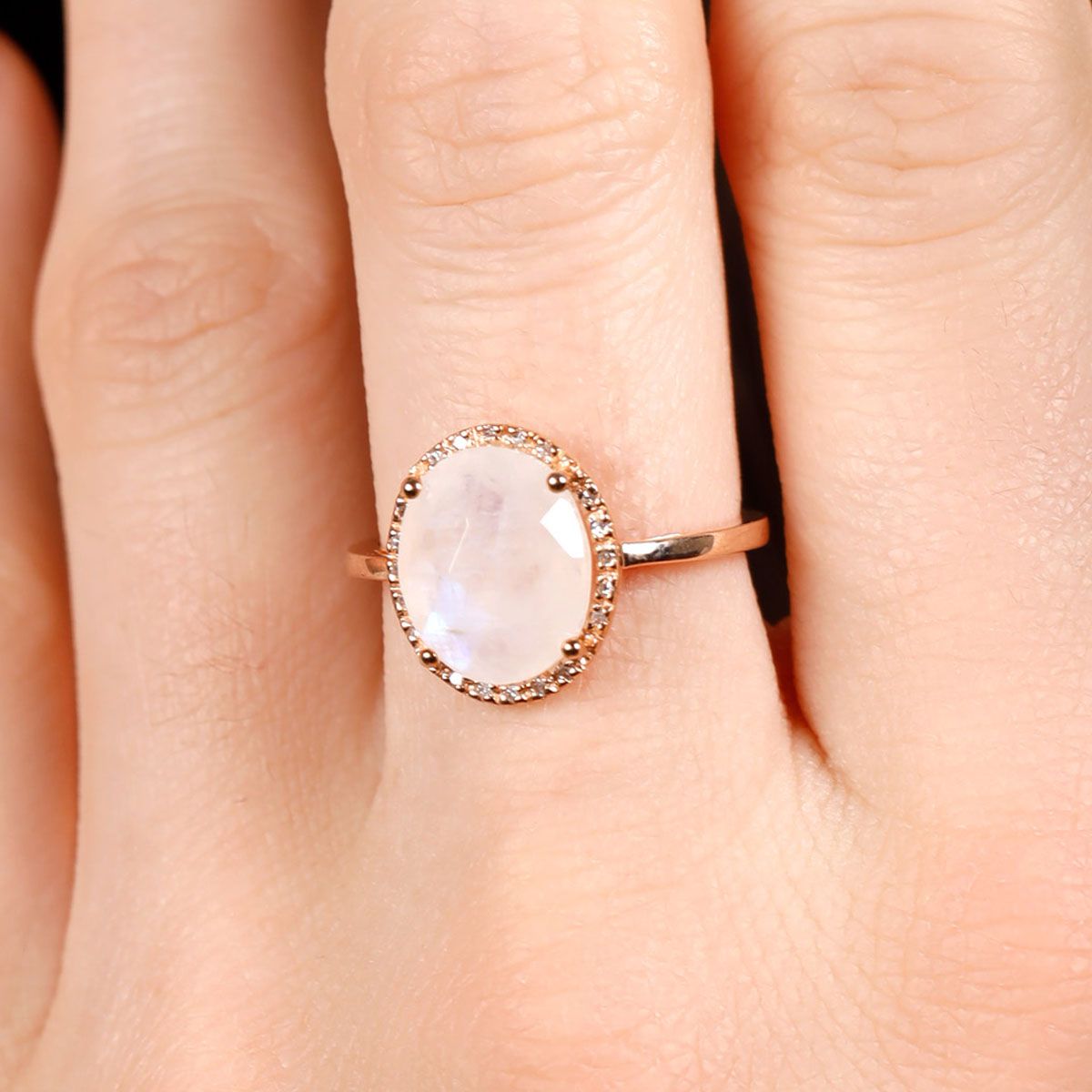 Bague "Emotion" Or, Diamants et pierre de lune Bague "Douce" Or rose et Pierre de lune