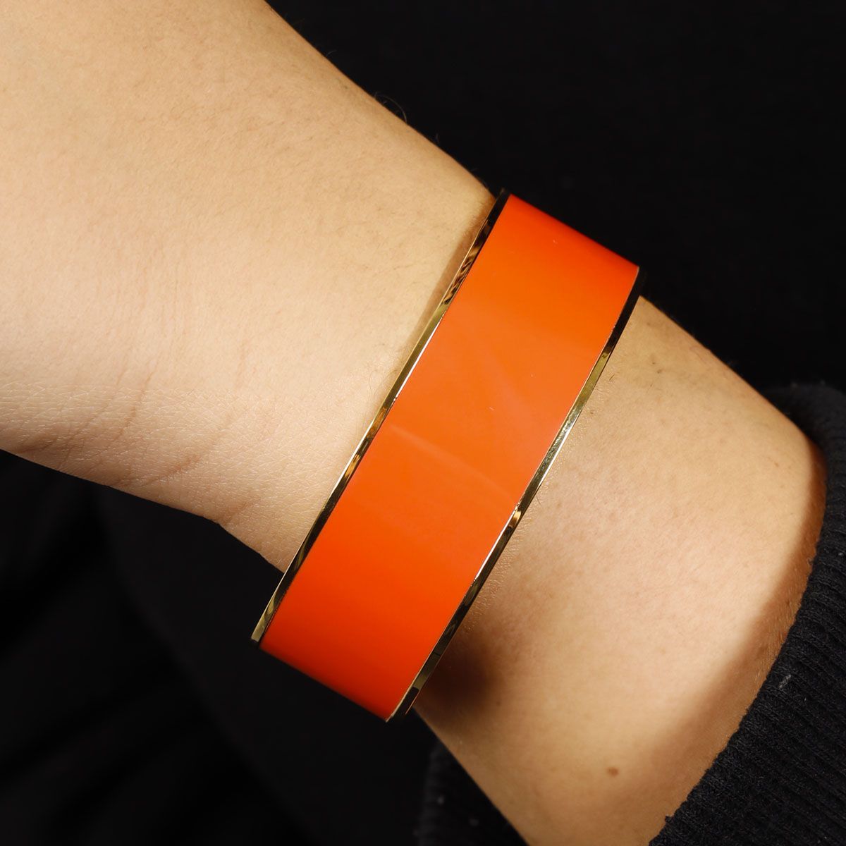 Bracelet manchette "OSLO" Émail orange finition dorée