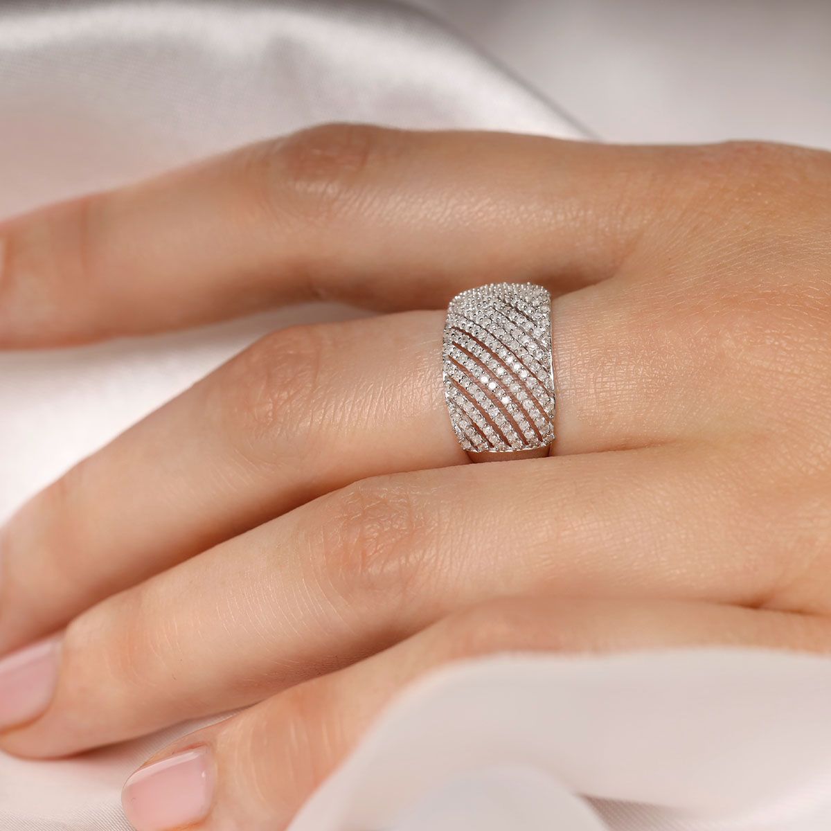 Bague "Prodigieuse" Or blanc et Diamants Bague " Romane" Or blanc et Diamant
