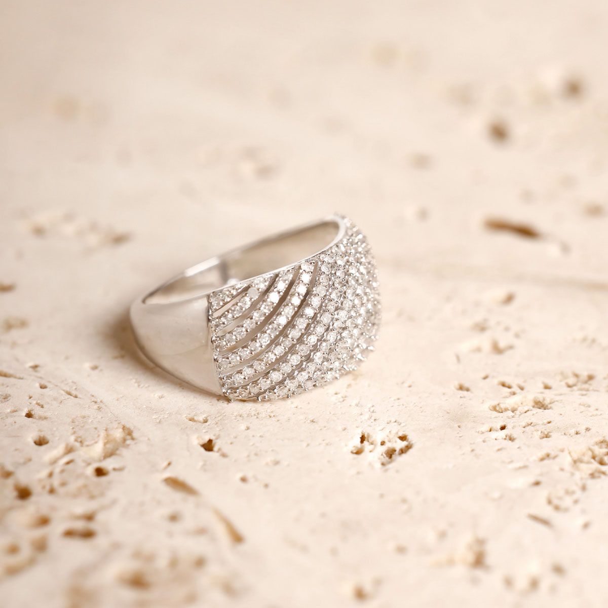 Bague "Prodigieuse" Or blanc et Diamants Bague " Romane" Or blanc et Diamant