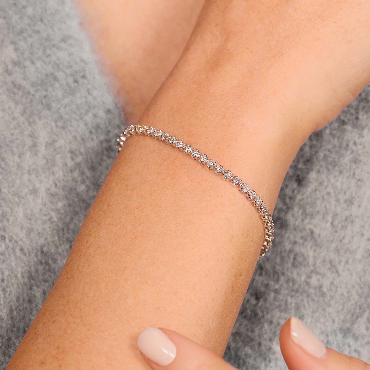Bracelet Or Blanc et Diamant Bracelet rivière "Amour Gracieuse" 2 ct/57