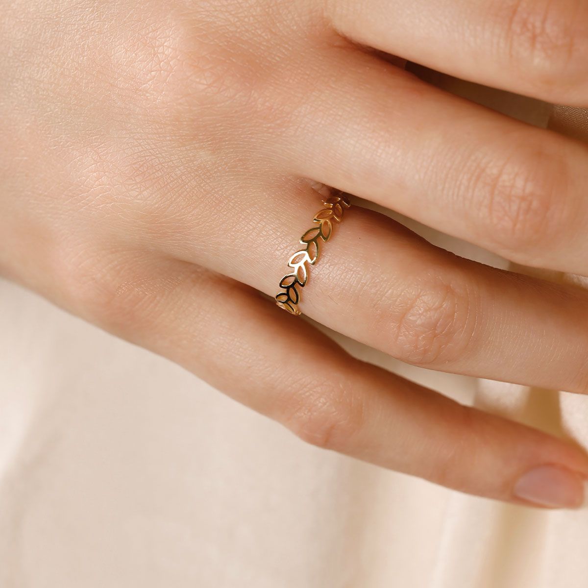Bague "Feuille détachée" Or jaune Bague "Nymféa" Or jaune