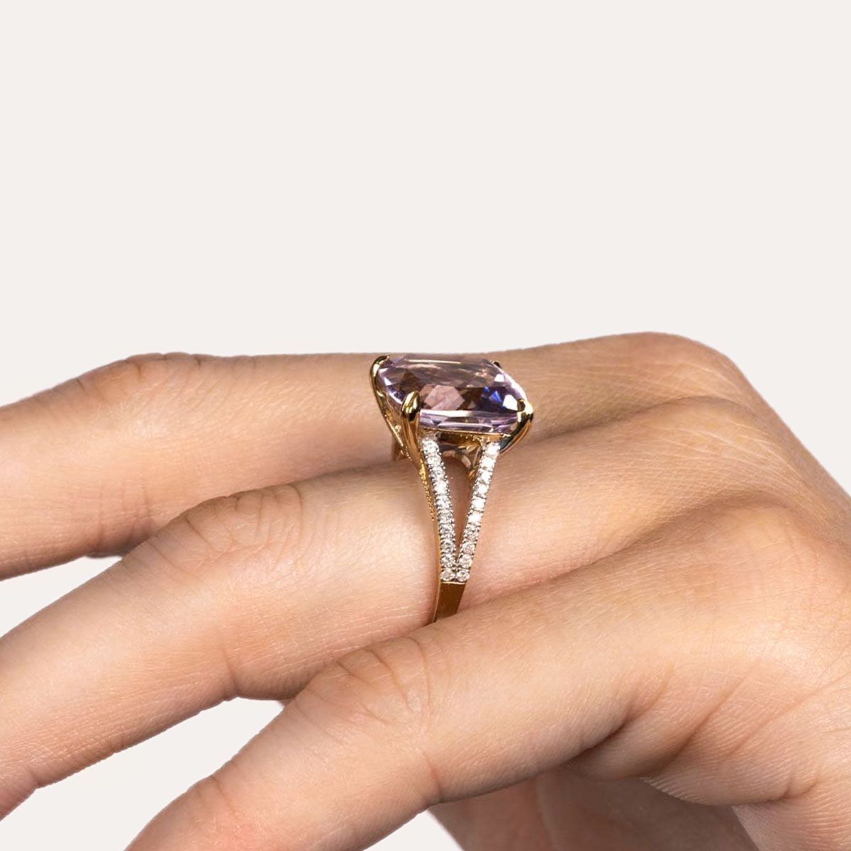 Bague " Nadine" Or jaune et Améthyste