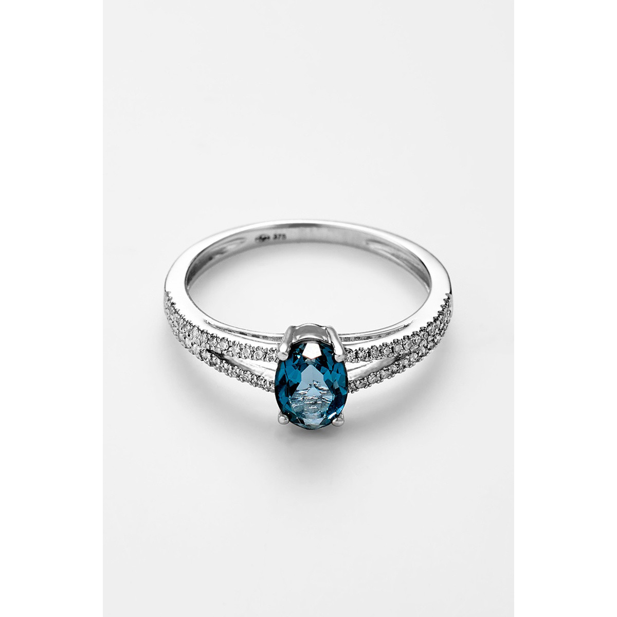 Bague "Charme Troyen" Or blanc et Labradorite