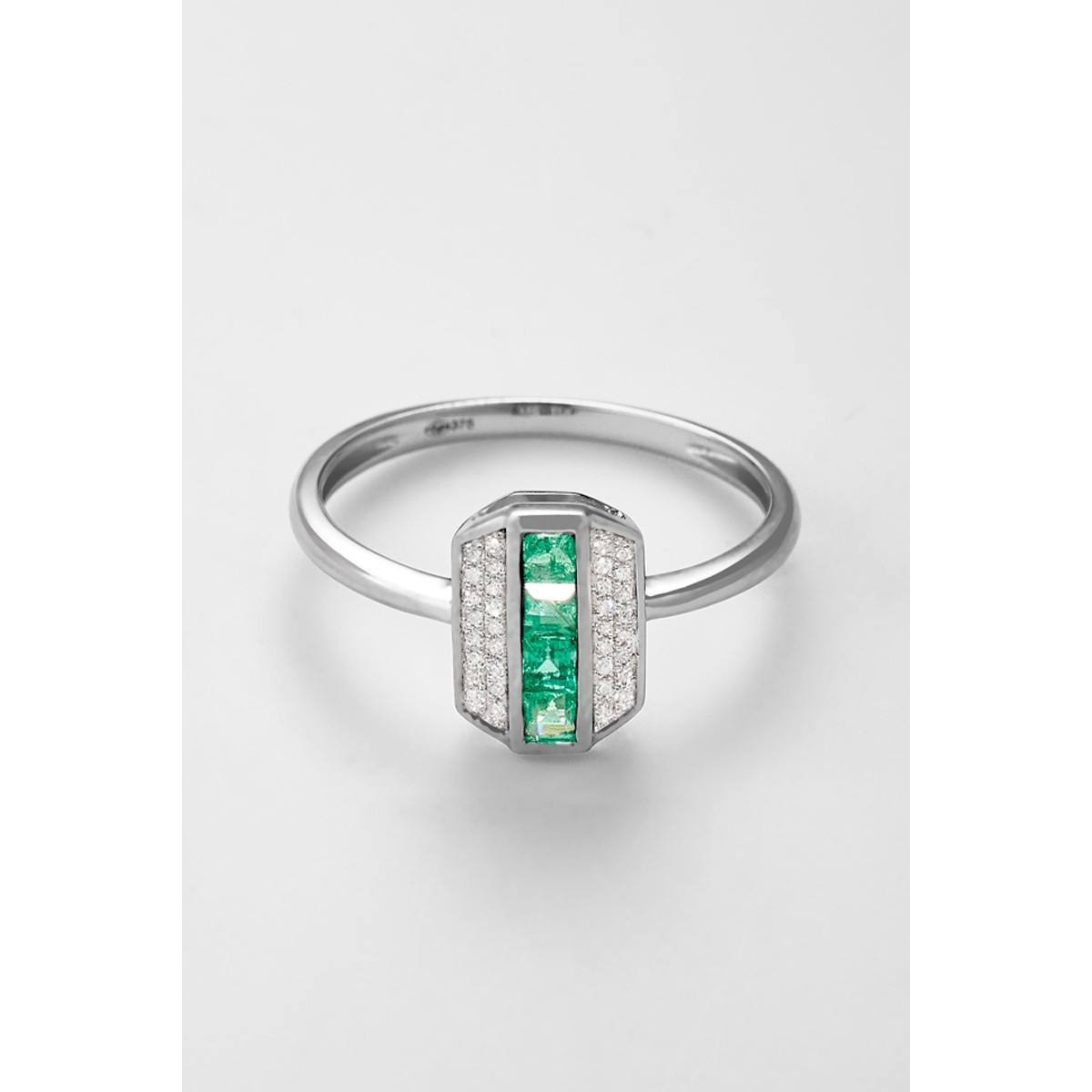 Bague "Comblée" Or blanc et Grenat