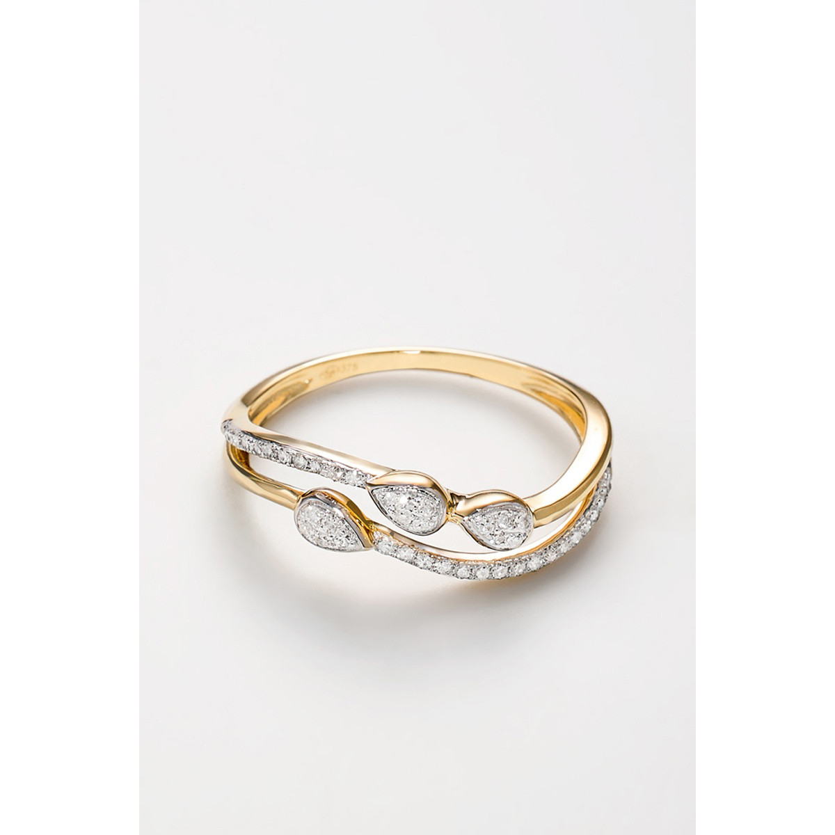 Bague "Confortable" Or jaune et Diamant