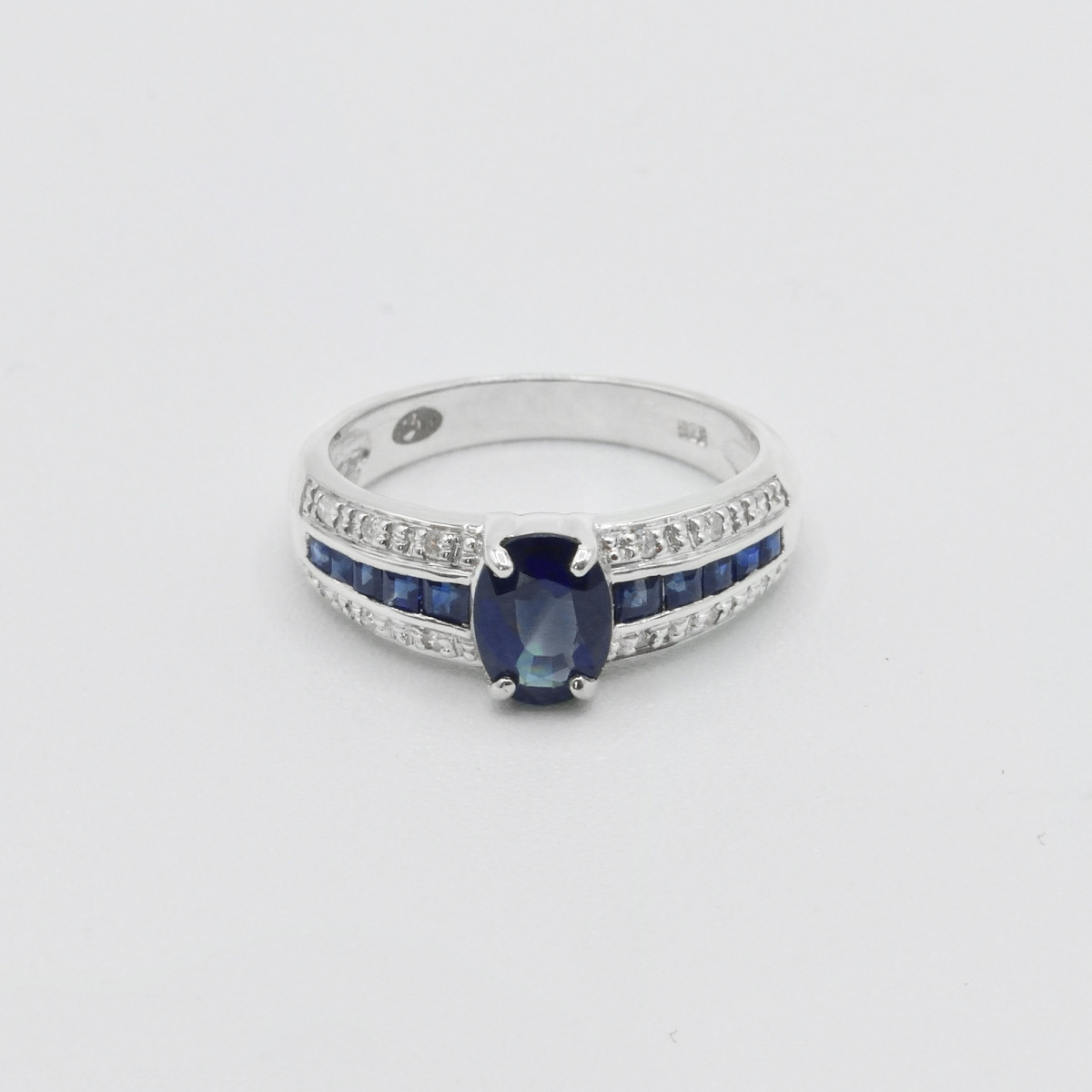 Bague "Déchaînée" Or blanc et Saphir