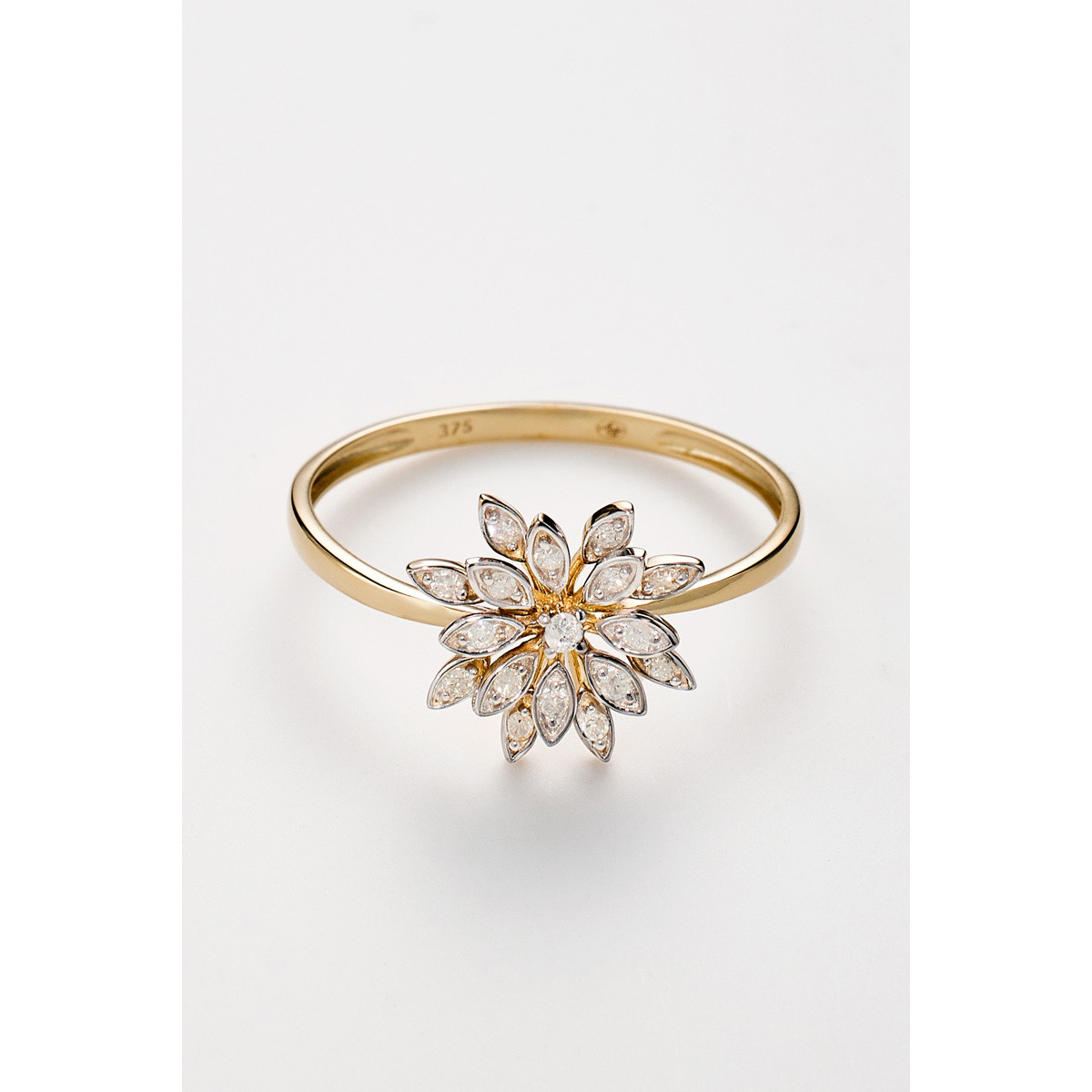 Bague " Rosaline" Or jaune et Diamant Bague " Rosaline" Or jaune et Diamant