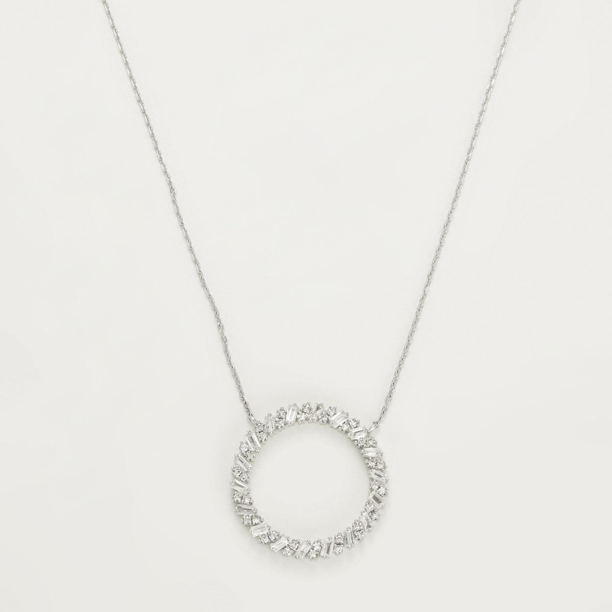 Collier "Avant-gardiste" Or blanc et Diamant Collier "Avant-gardiste" Or blanc et Diamant