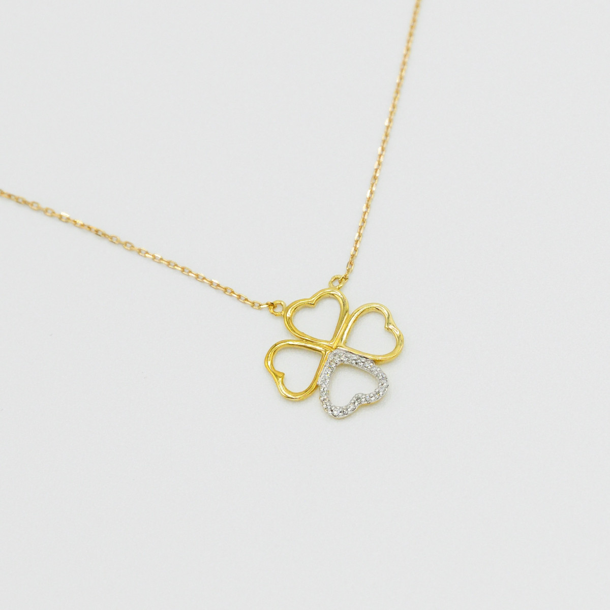 Collier "Enclin Lumineux" Or jaune et Diamant Collier "Enclin Lumineux" Or jaune et Diamant