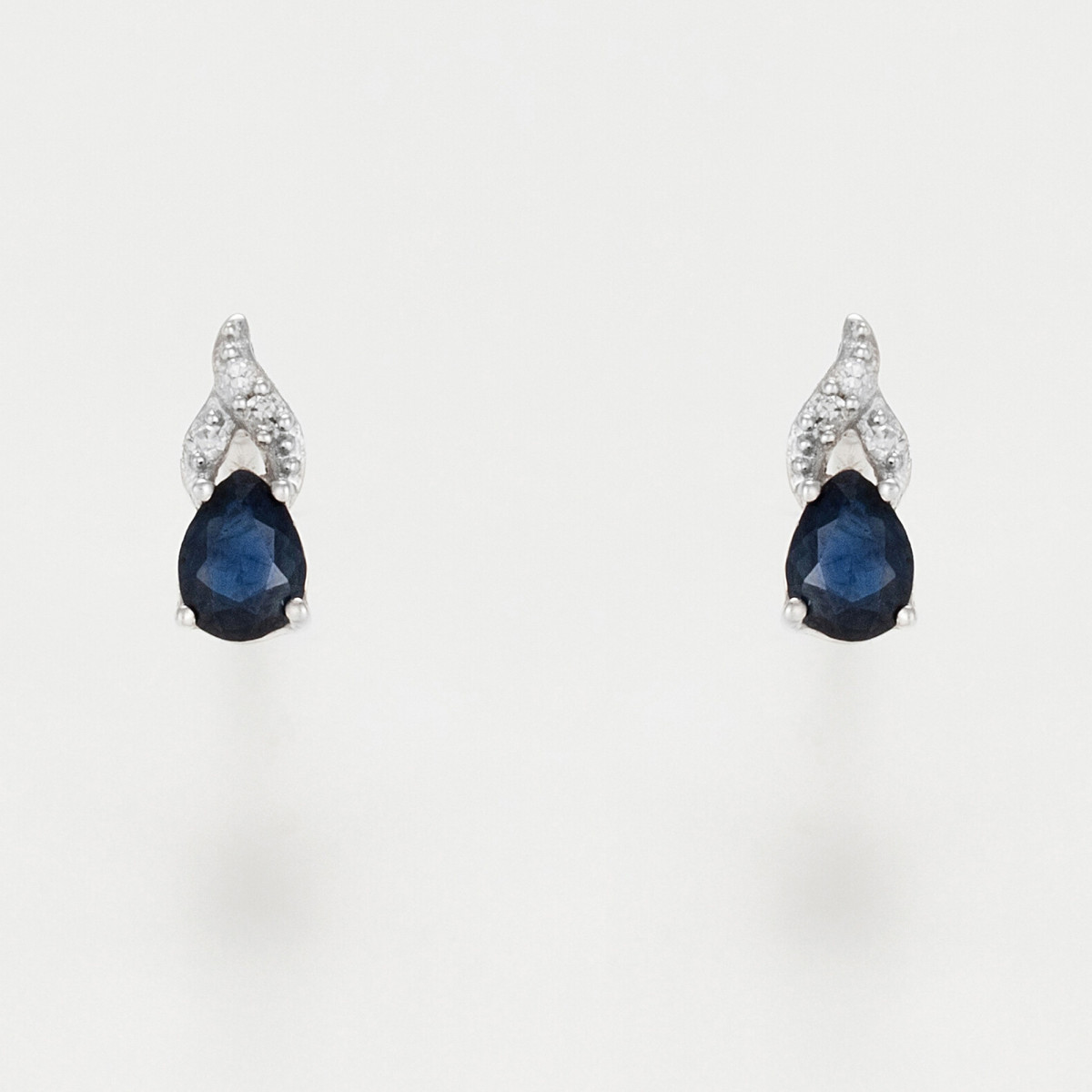 Boucles d'oreilles "Épanouissante" Or blanc et Saphir Boucles d'oreilles "Épanouissante" Or blanc et Saphir