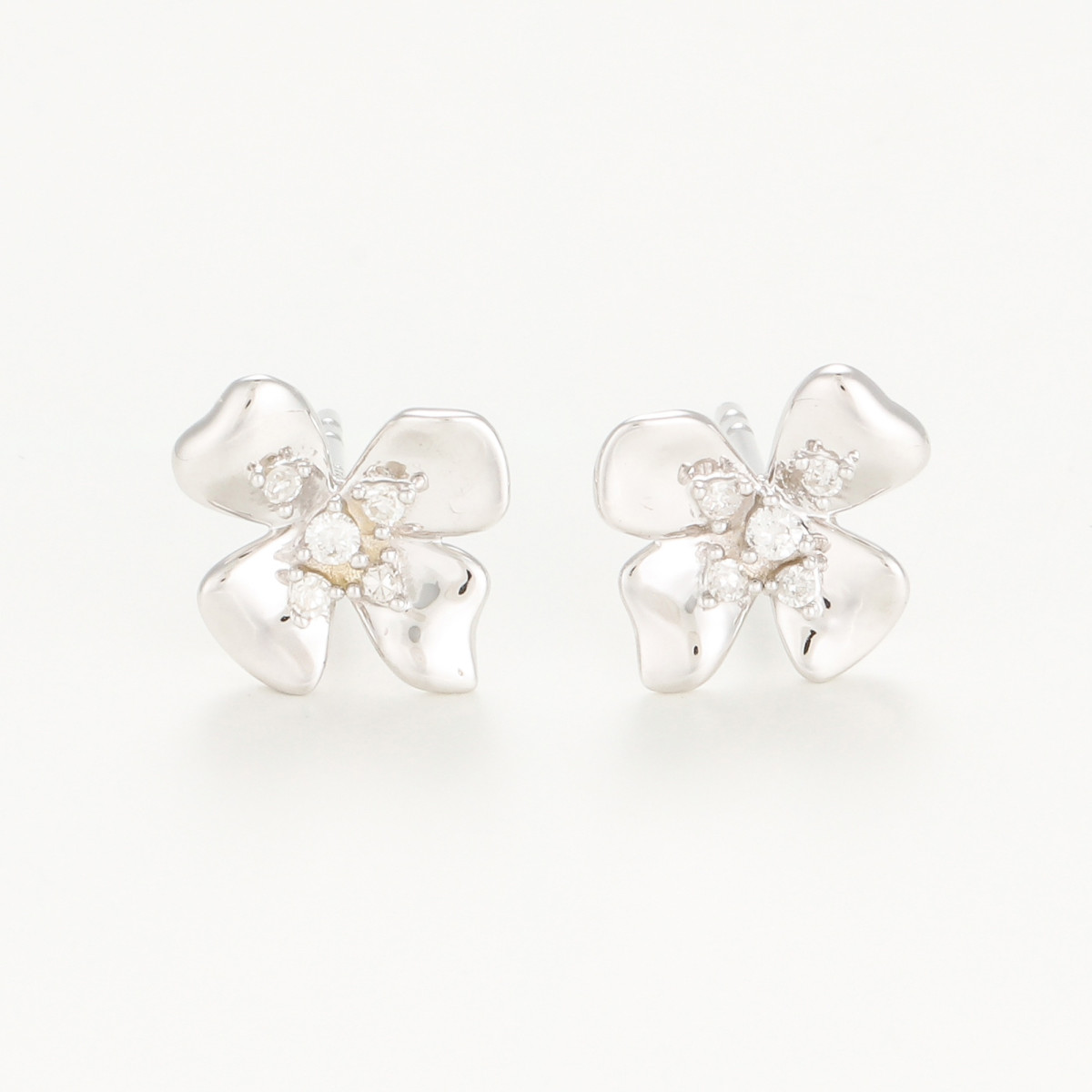 Boucles d'oreilles "Fleur Chatoyante" Or blanc et Diamant