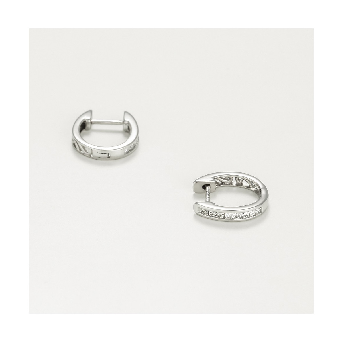 Boucles d'oreilles "Attendrie" Or blanc et Diamant Boucles d'oreilles "Attendrie" Or blanc et Diamant