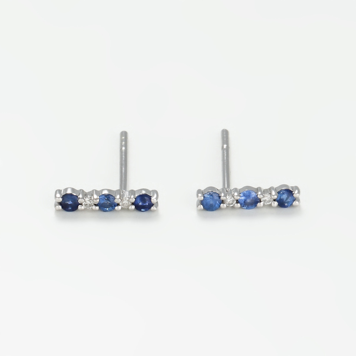 Boucles d'oreilles "Lune Sublime" Or blanc et Saphir Boucles d'oreilles "Lune Sublime" Or blanc et Saphir