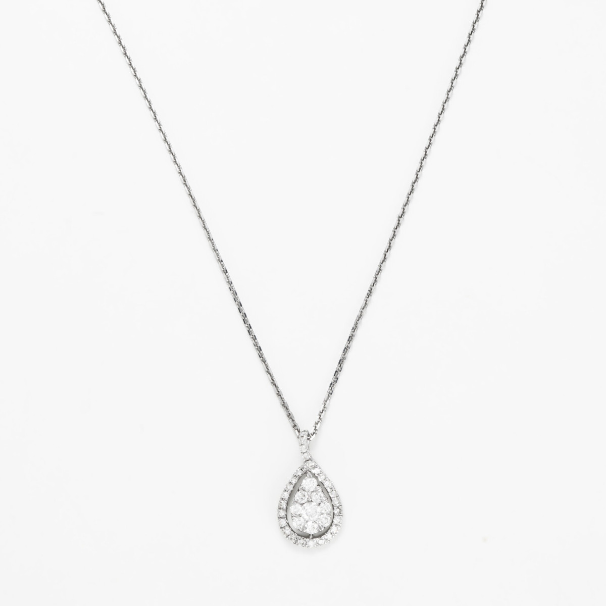 Pendentif "Douceur Gracieuse" Or blanc et Diamant Pendentif "Douceur Gracieuse" Or blanc et Diamant