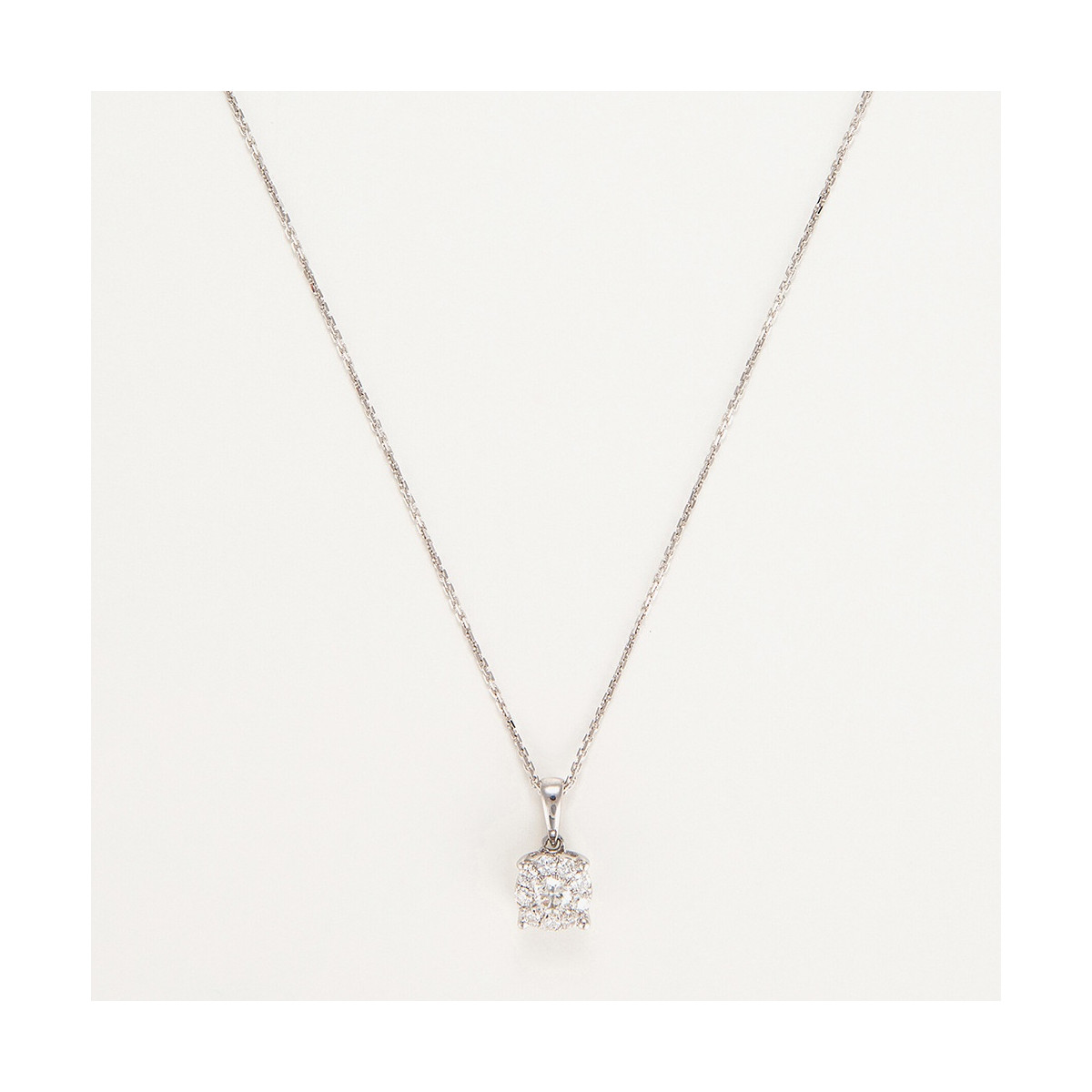 Pendentif "Douceur Lumineuse" Or blanc et Diamant Pendentif "Douceur Lumineuse" Or blanc et Diamant