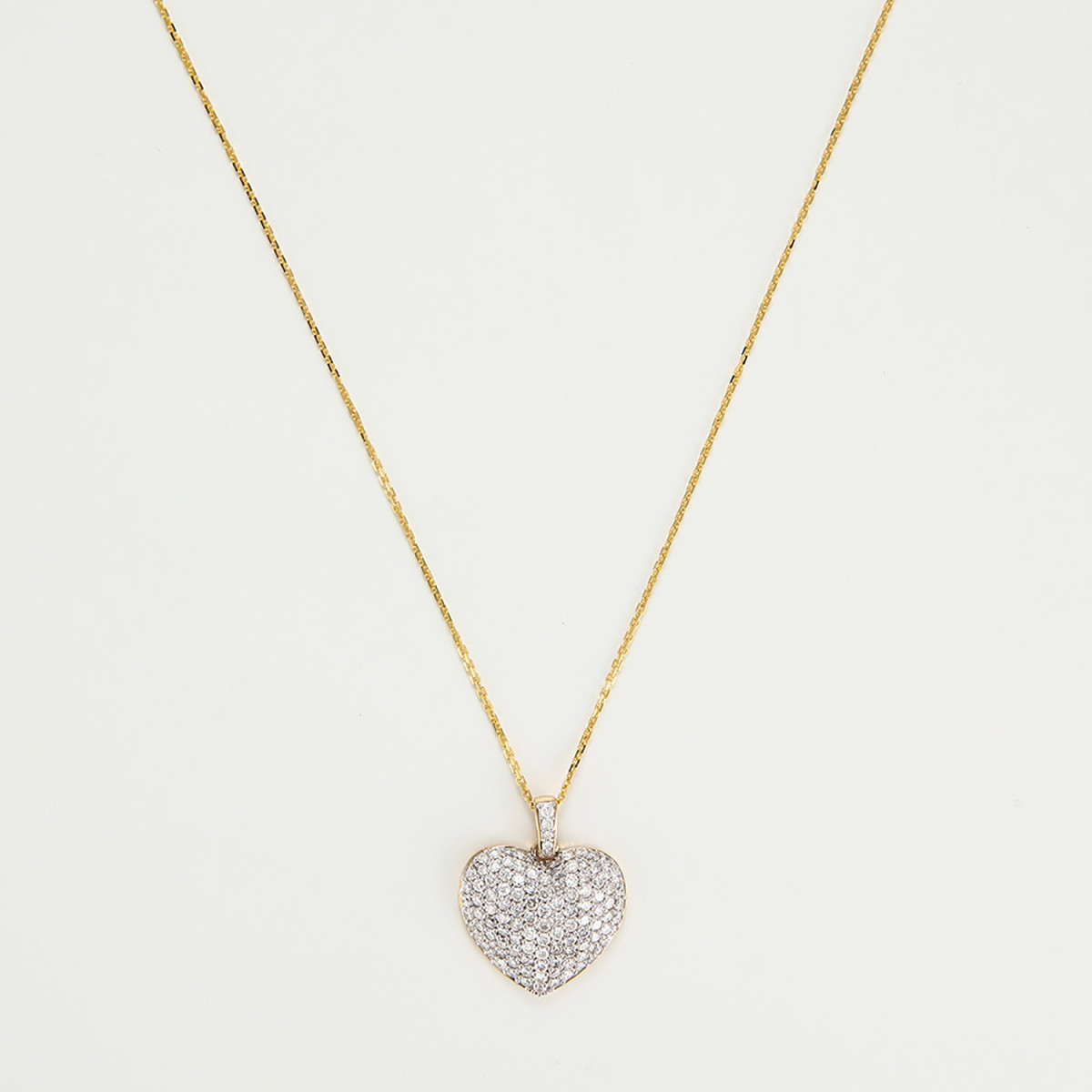 Pendentif "Divine Sacrée" Or jaune et Diamant Pendentif "Divine Sacrée" Or jaune et Diamant