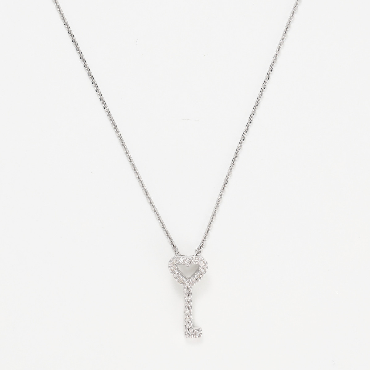 Pendentif "Persée Antique" Or blanc et Diamant Pendentif "Persée Antique" Or blanc et Diamant