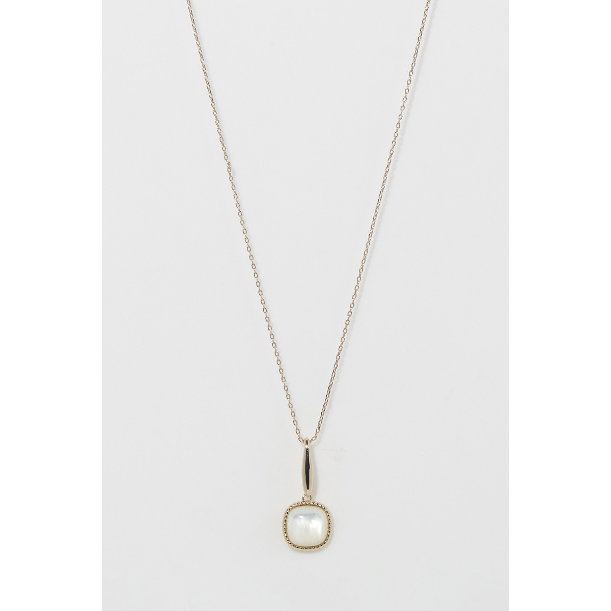 Collier "Givralis", Nacre blanche Laiton doré Collier "Givralis", Nacre blanche Laiton doré