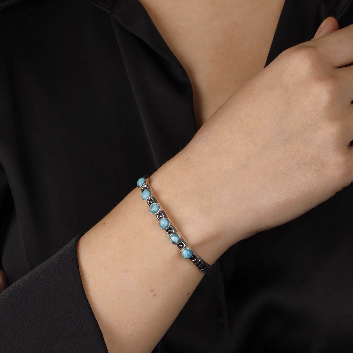 Bracelet Ajustable "Paujil" Turquoise 3,29ct/5 et Argent Massif 925/1000 Bracelet Ajustable "Paujil" Turquoise 3,29ct/5 et Argent Massif 925/1000