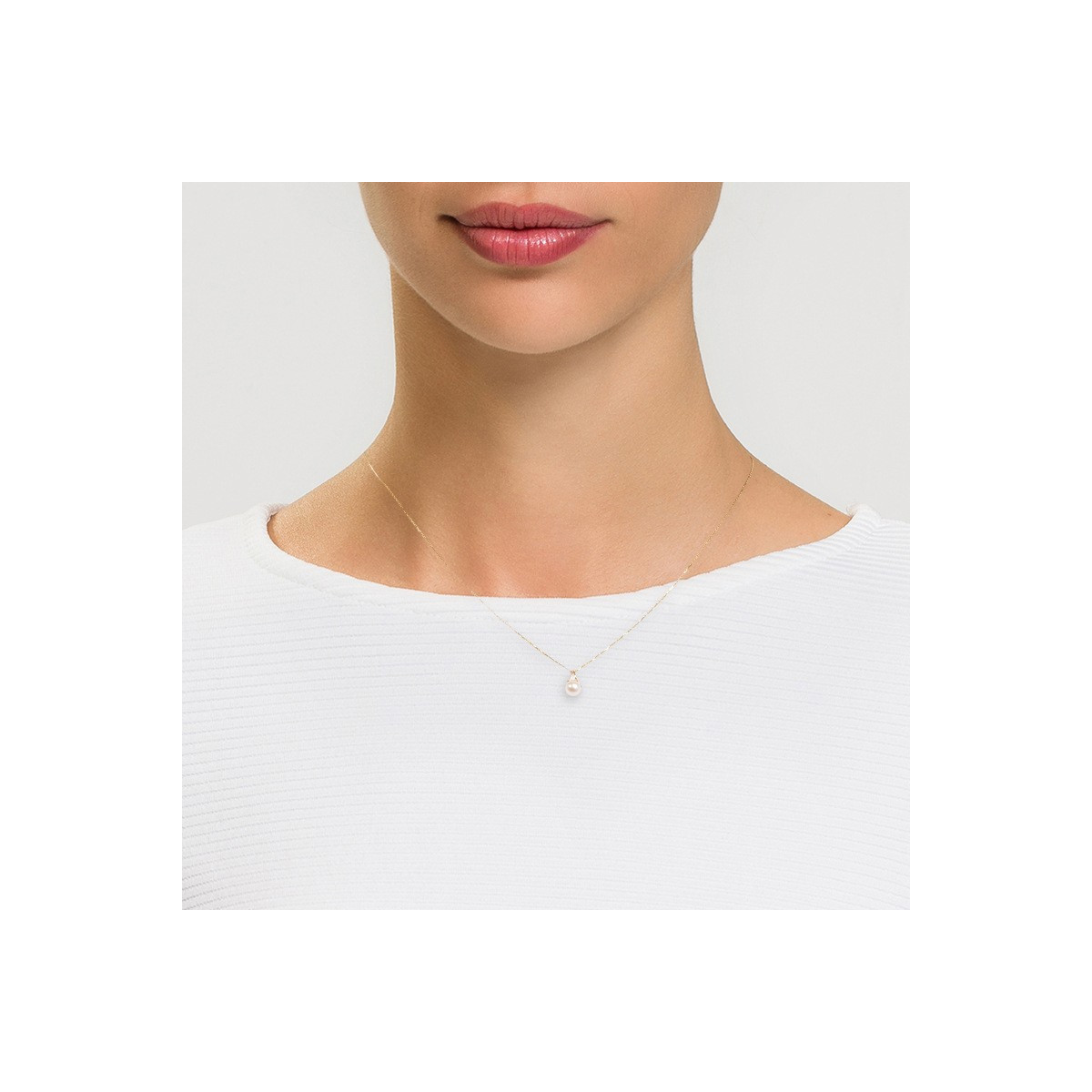 Pendentif Or Jaune, perle de culture blanche et oxydes de zirconium "Phenix" + chaîne argent doré offerte Pendentif Or Jaune, perle de culture blanche et oxydes de zirconium "Phenix" + chaîne argent doré offerte