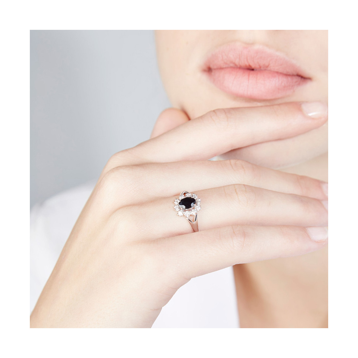 Bague Or Blanc et Diamants 0,21 carats et Saphir 1 carats "Bahia" Bague" Bahia Saphir" Or blanc et Diamants