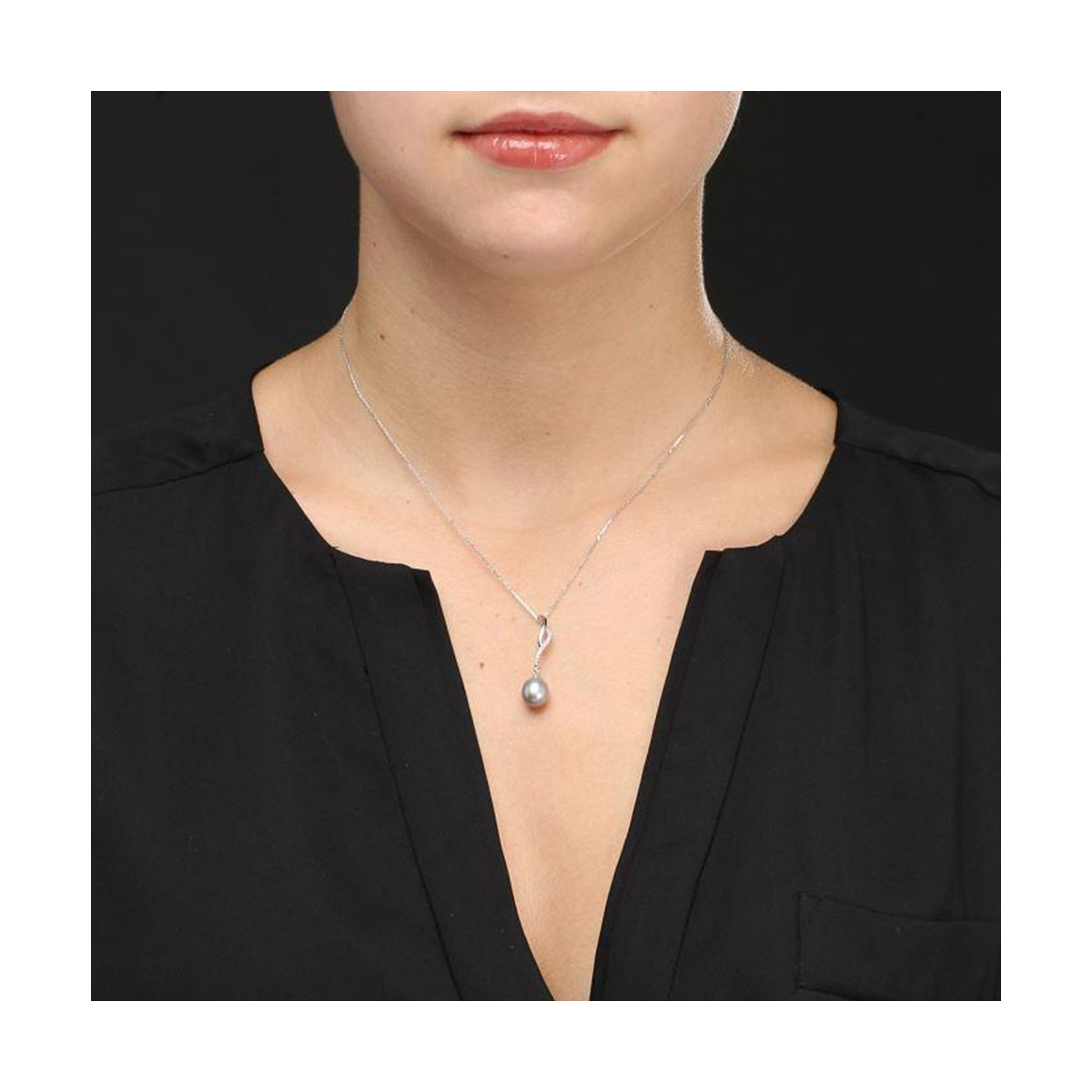 Pendentif Argent, oxydes de zirconium et Perle de Culture Grise "Ondulation" Pendentif Argent, zirconium et Perle Grise "Ondulation" + chaine argent offerte
