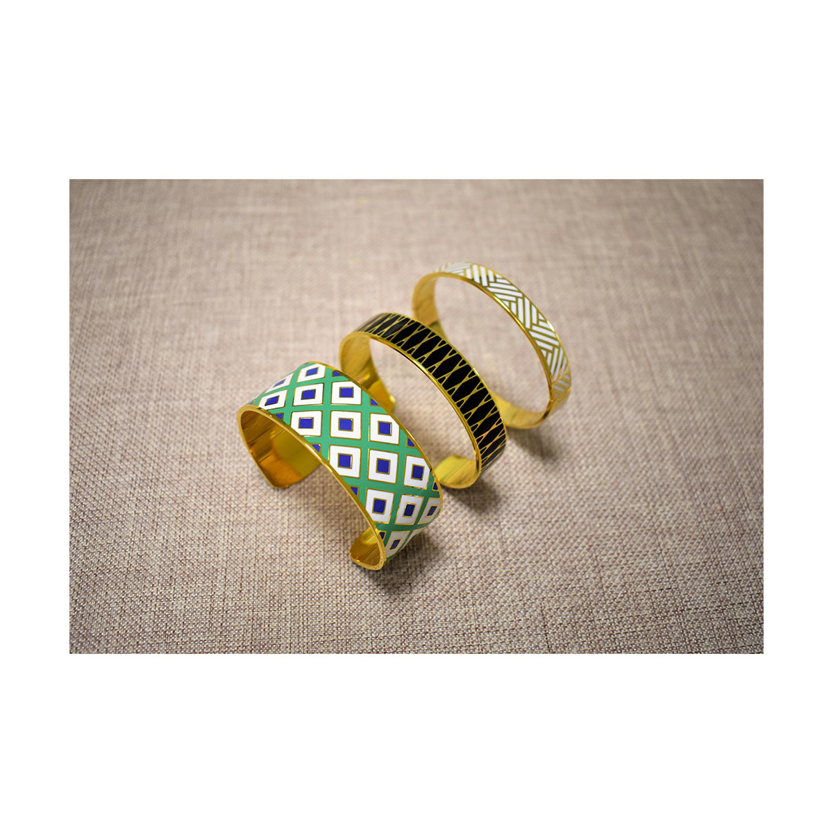 Bracelet Émail blanc "Rio" finition dorée Bracelet Jonc MELODIA émail blanc finition dorée