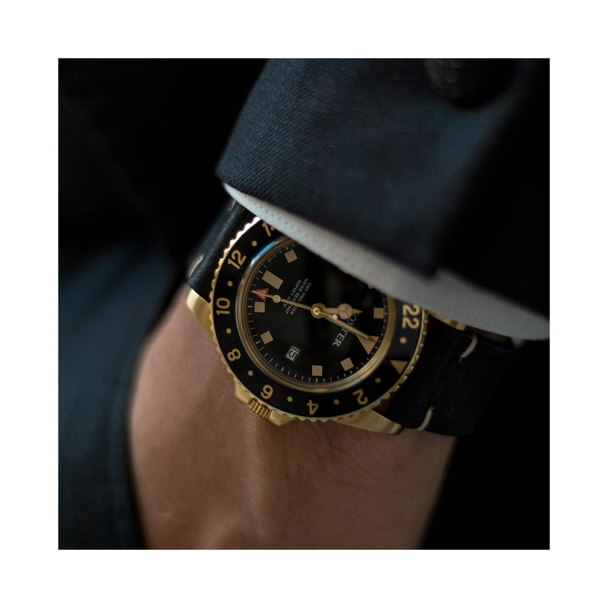 Montre Homme Foxter Sixties bracelet cuir noir, boitier PVD doré et fond noir - SIXTIES1