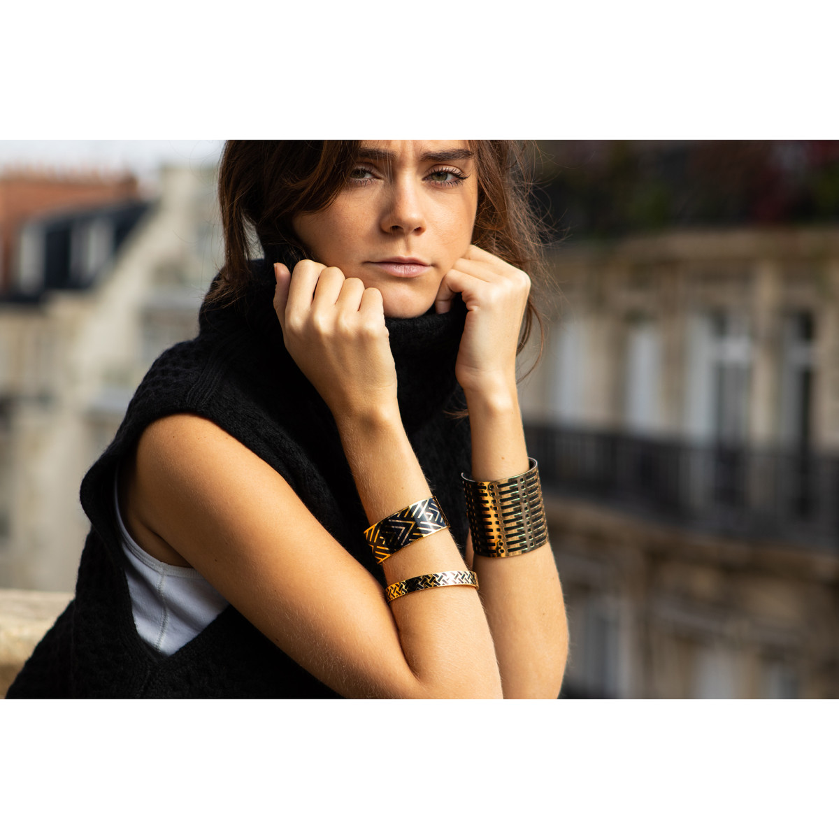 Bracelet Manchette BALLADEA noir finition dorée