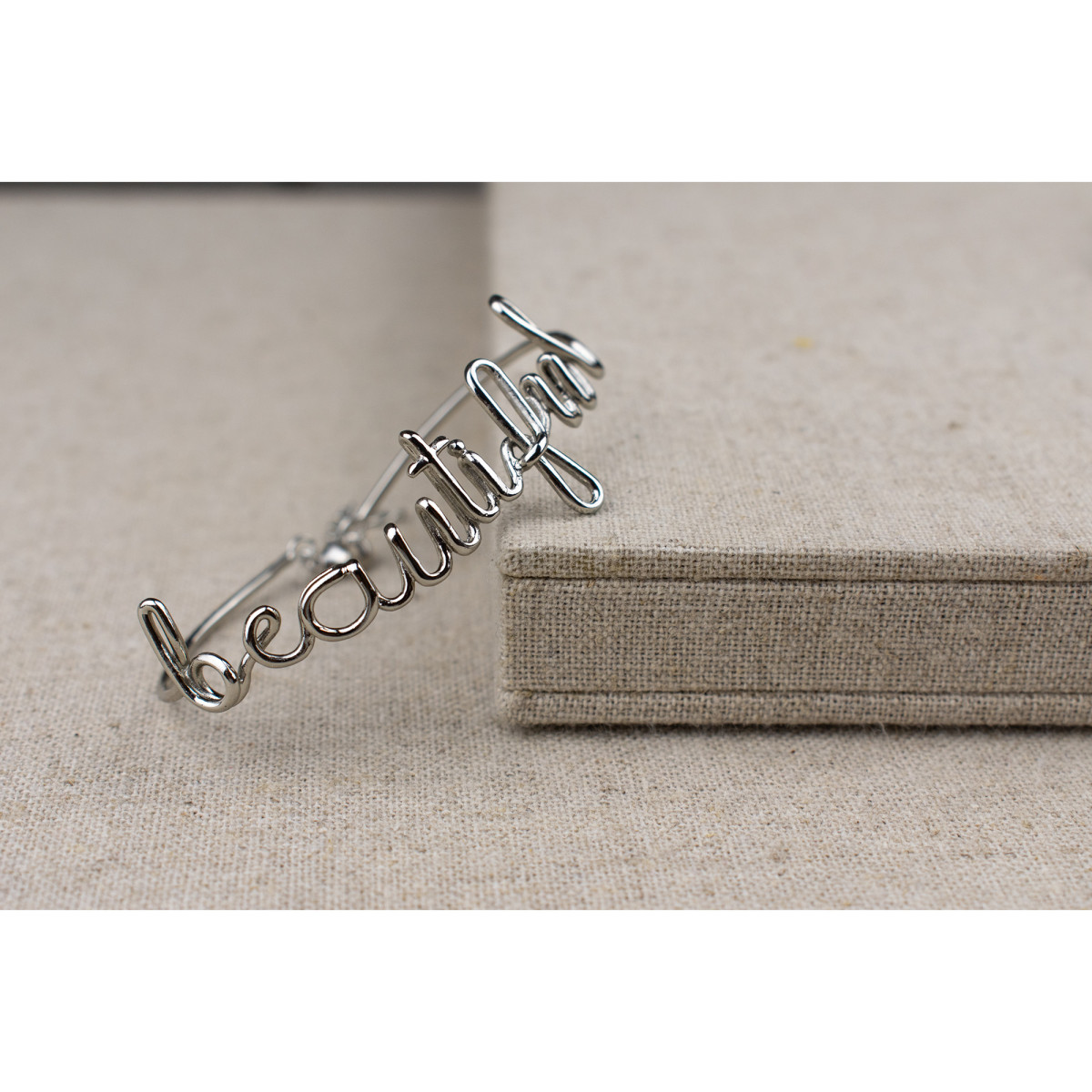 Bracelet à message laiton argenté "BEAUTIFUL" "BEAUTIFUL" Bracelet jonc en fil lettering argenté à message