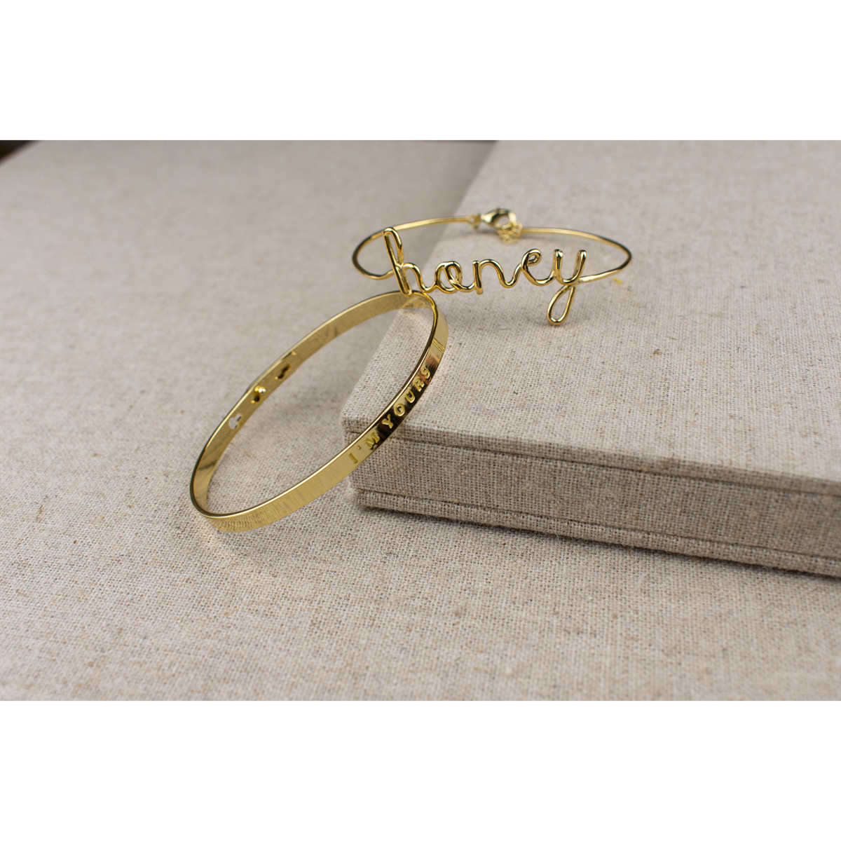 Bracelet Jonc à message laiton doré "I'M YOURS" "I'M YOURS" bracelet jonc doré à message