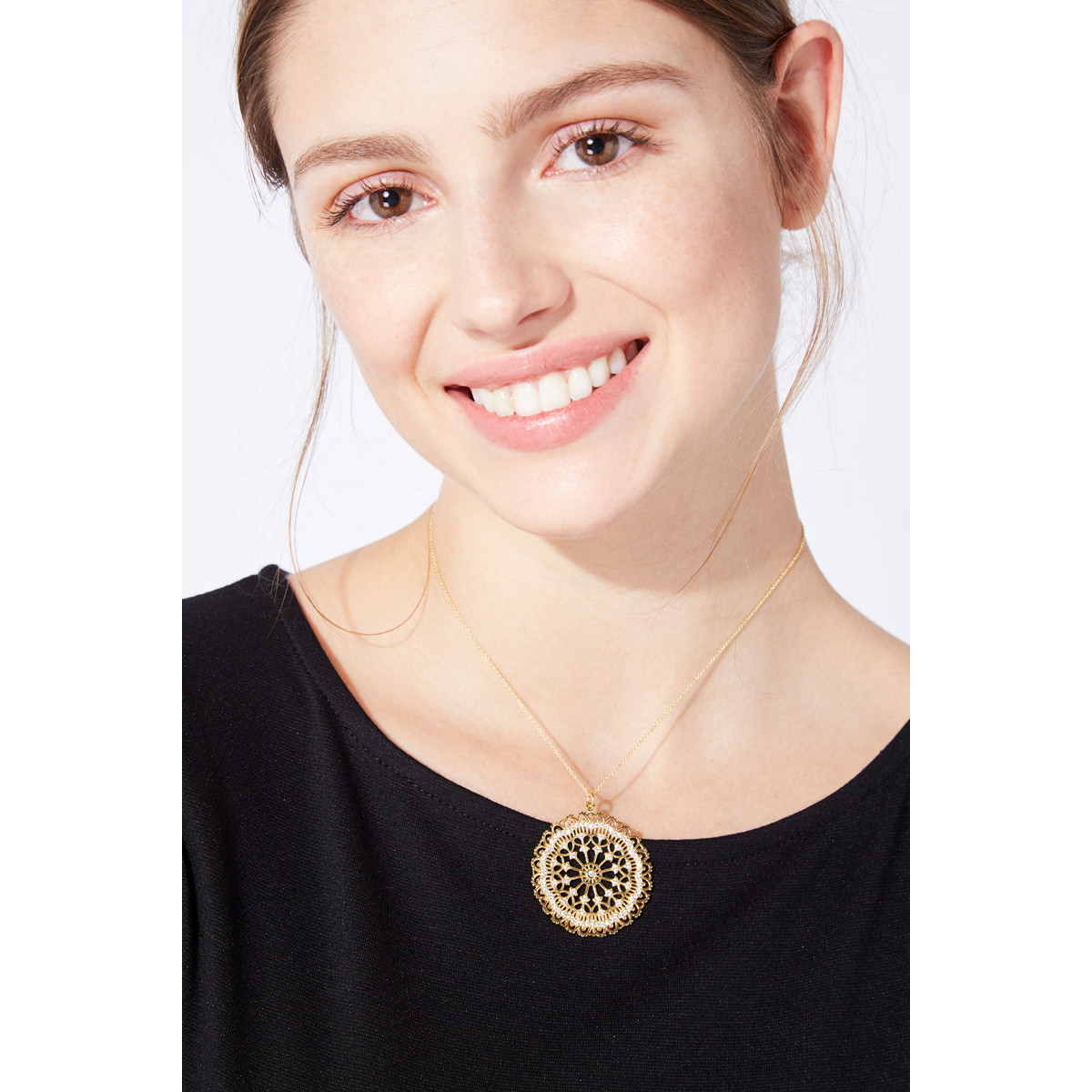 Collier Ethnique Doré "OUVRAGE DE DENTELLE" Collier Ethnique Doré "OUVRAGE DE DENTELLE"