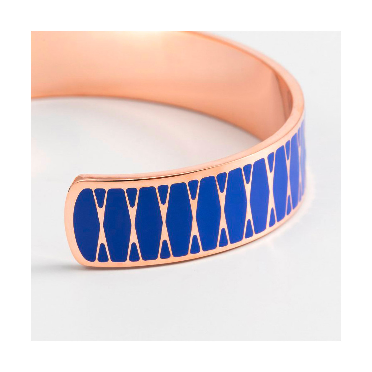 Bracelet ouvert "PALMA" Émail bleu finition rosée