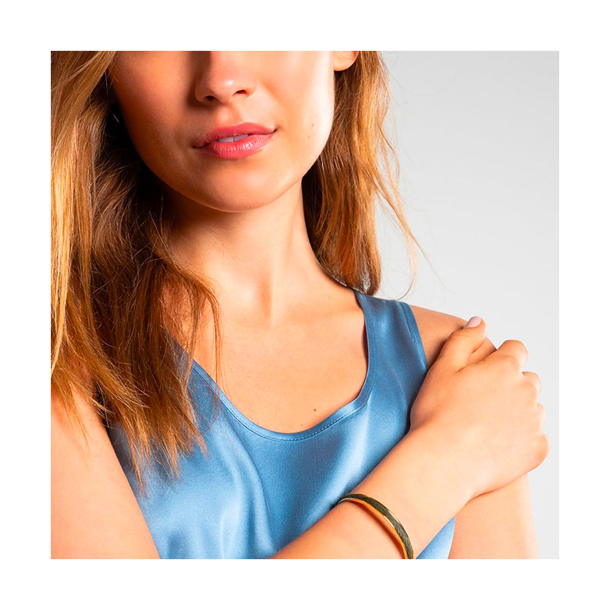 Bracelet émail Vert finition dorée Bracelet Jonc CLASSISIS émail vert finition dorée