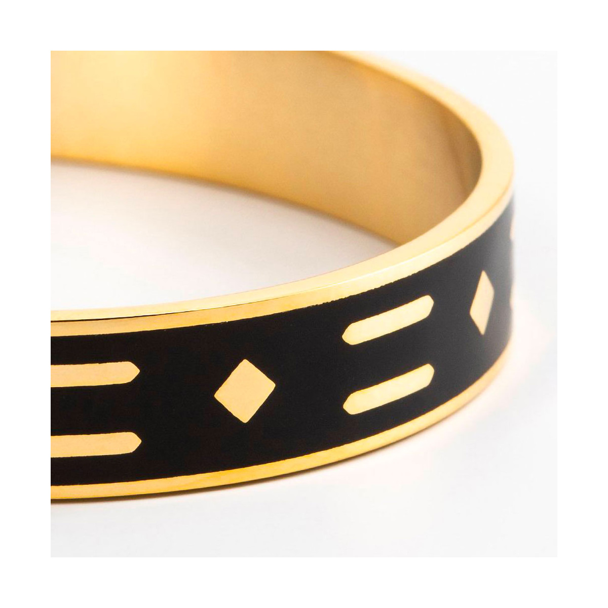 Bracelet émail Noir finition dorée Bracelet ouvert "CAPRI" émail Noir finition dorée