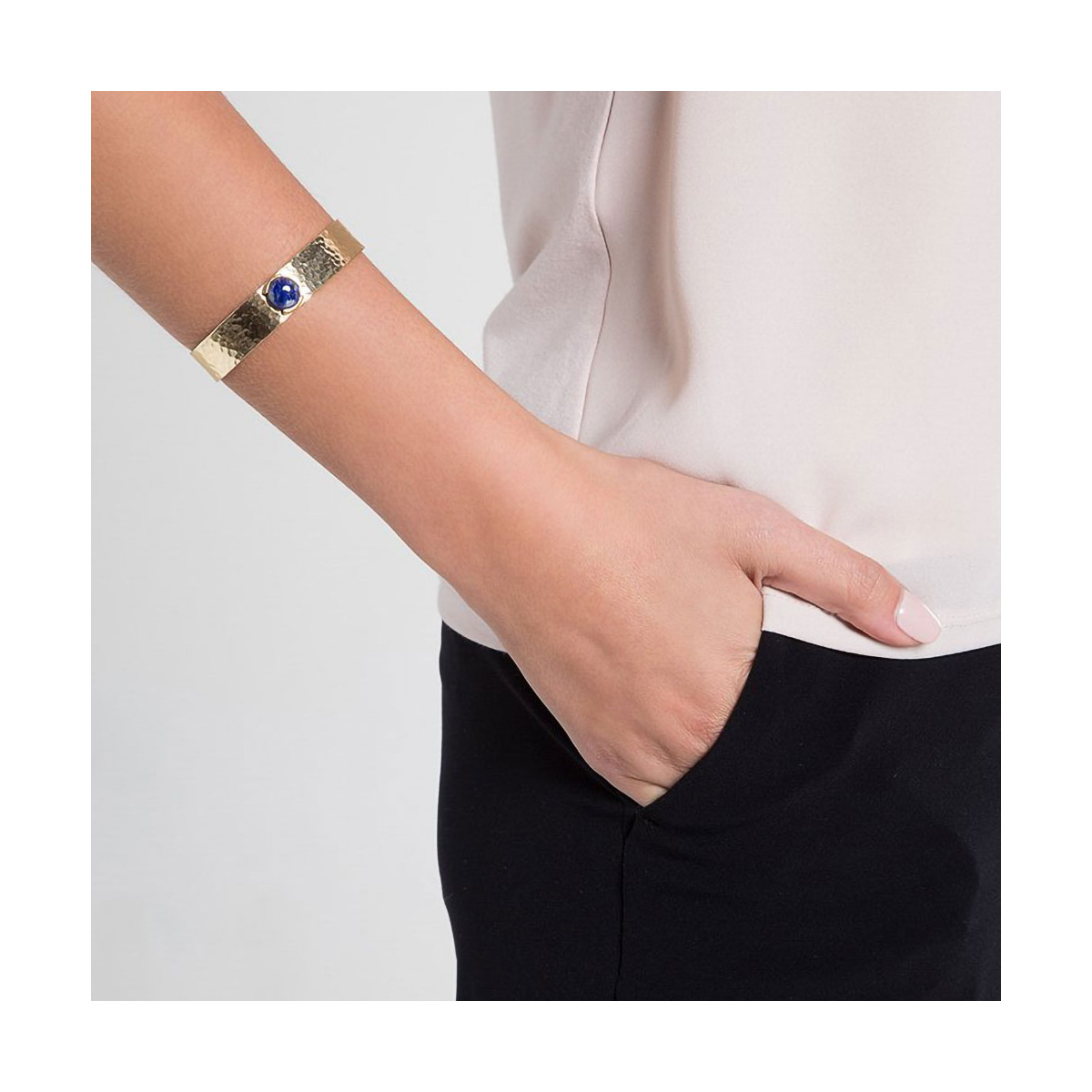 Bracelet jonc ouvert "Caroline" Lapis bleue Bracelet jonc ouvert "Caroline" Lapis bleue