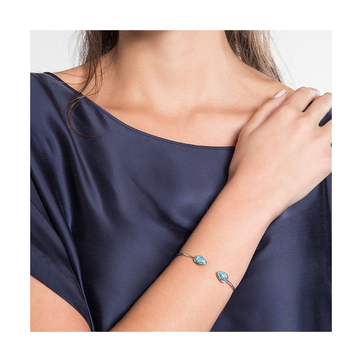 Bracelet jonc ouvert laiton argenté monté d'une turquoise bleue "Aude" Bracelet "Sillonia" Turquoise Laiton