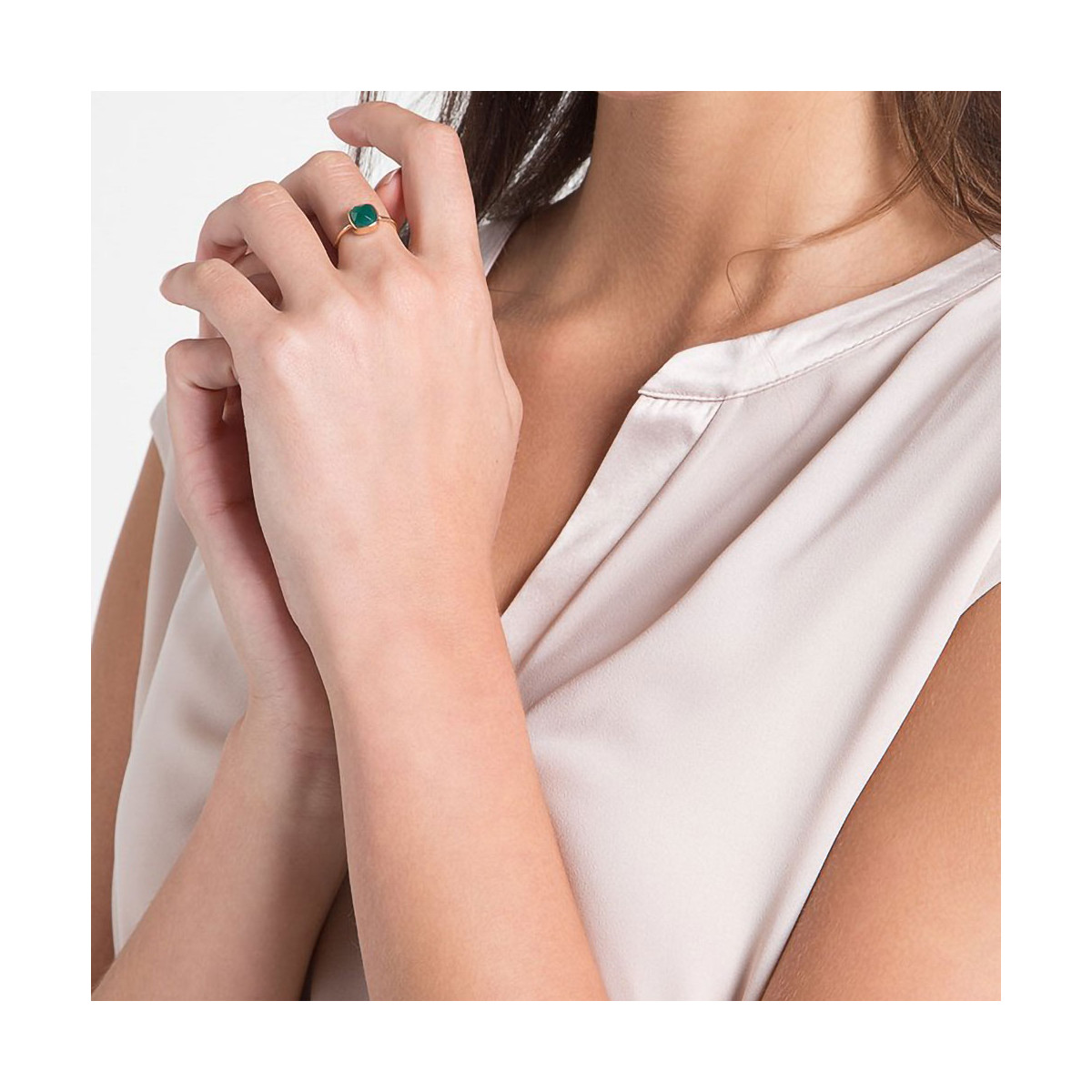 Bague laiton doré montée d'une agate verte " Ella " Bague "Arcadia" Agate verte Laiton doré