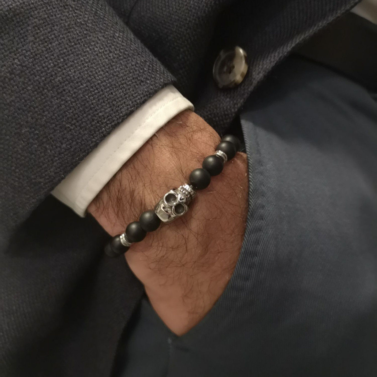 Bracelet Homme élastique acier tête de mort et pierres noires "Dark Side"