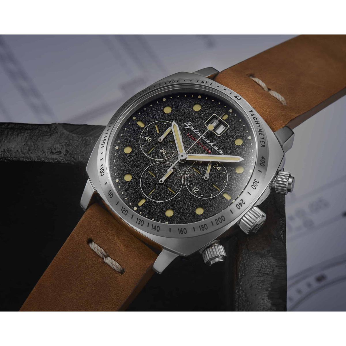 Montre cadran noir bracelet marron 2025