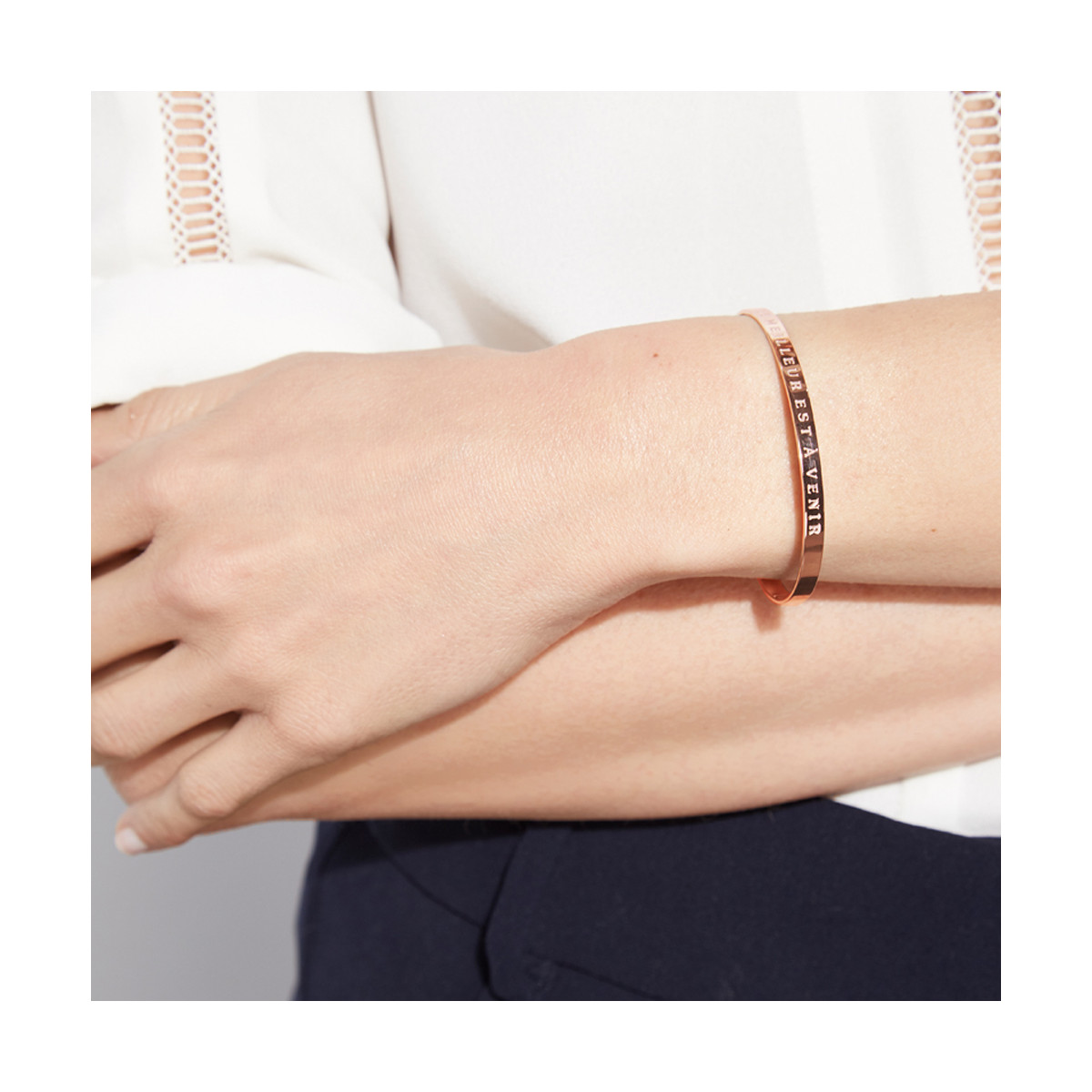 "LE MEILLEUR EST À VENIR" bracelet jonc rosé à message Bracelet à message "Le meilleur est à venir" Laiton rosé