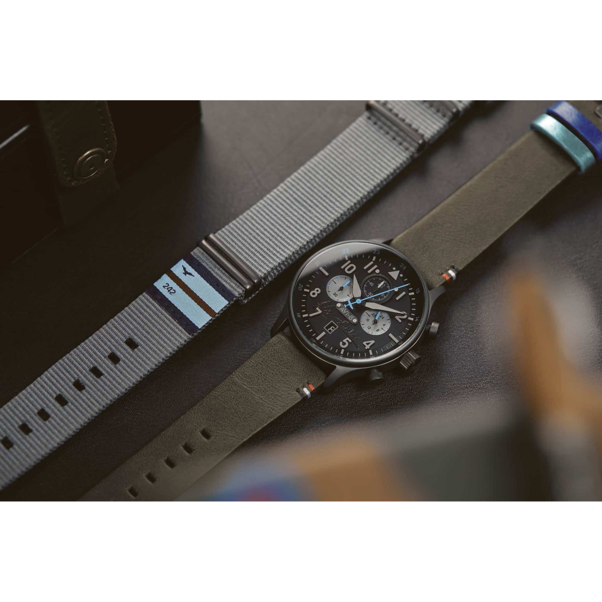 Montre Homme AVI-8 Hawker Hurricane EDITION LIMITEE Douglas Bader noir – AV-4072-03 Montre Homme AVI-8 Hawker Hurricane EDITION LIMITEE Douglas Bader noir – AV-4072-03