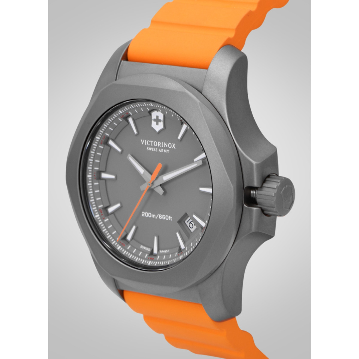 Montre Homme Victorinox I.N.O.X. Titane, boîtier titane, bracelet caoutchouc orange - 43 mm Montre Homme Victorinox I.N.O.X. Titane, boîtier titane, bracelet caoutchouc orange - 43 mm