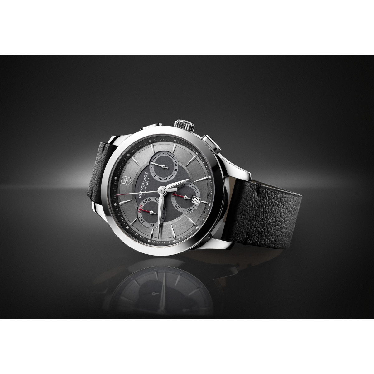 Montre Homme Victorinox ALLIANCE Chronograph, cadran gris, bracelet cuir noir - 44 mm Montre Homme Victorinox ALLIANCE Chronograph, cadran gris, bracelet cuir noir - 44 mm