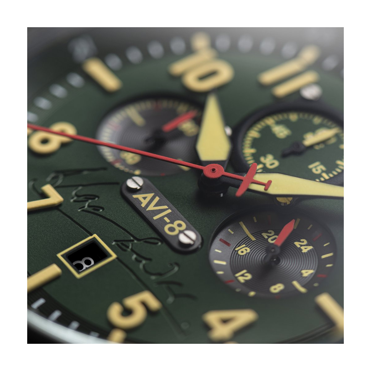 Montre Homme AVI-8 Hawker Hurricane EDITION LIMITEE Douglas Bader vert – AV-4072-02 Montre Homme AVI-8 Hawker Hurricane EDITION LIMITEE Douglas Bader vert – AV-4072-02