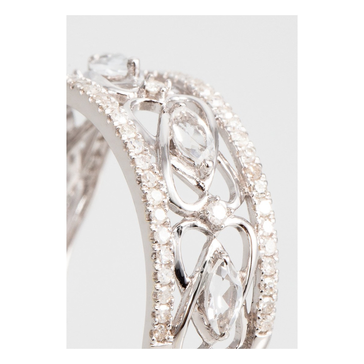 Bague Or Blanc Diamant et Topaze Bague "Sibylle" Or blanc et Topaze