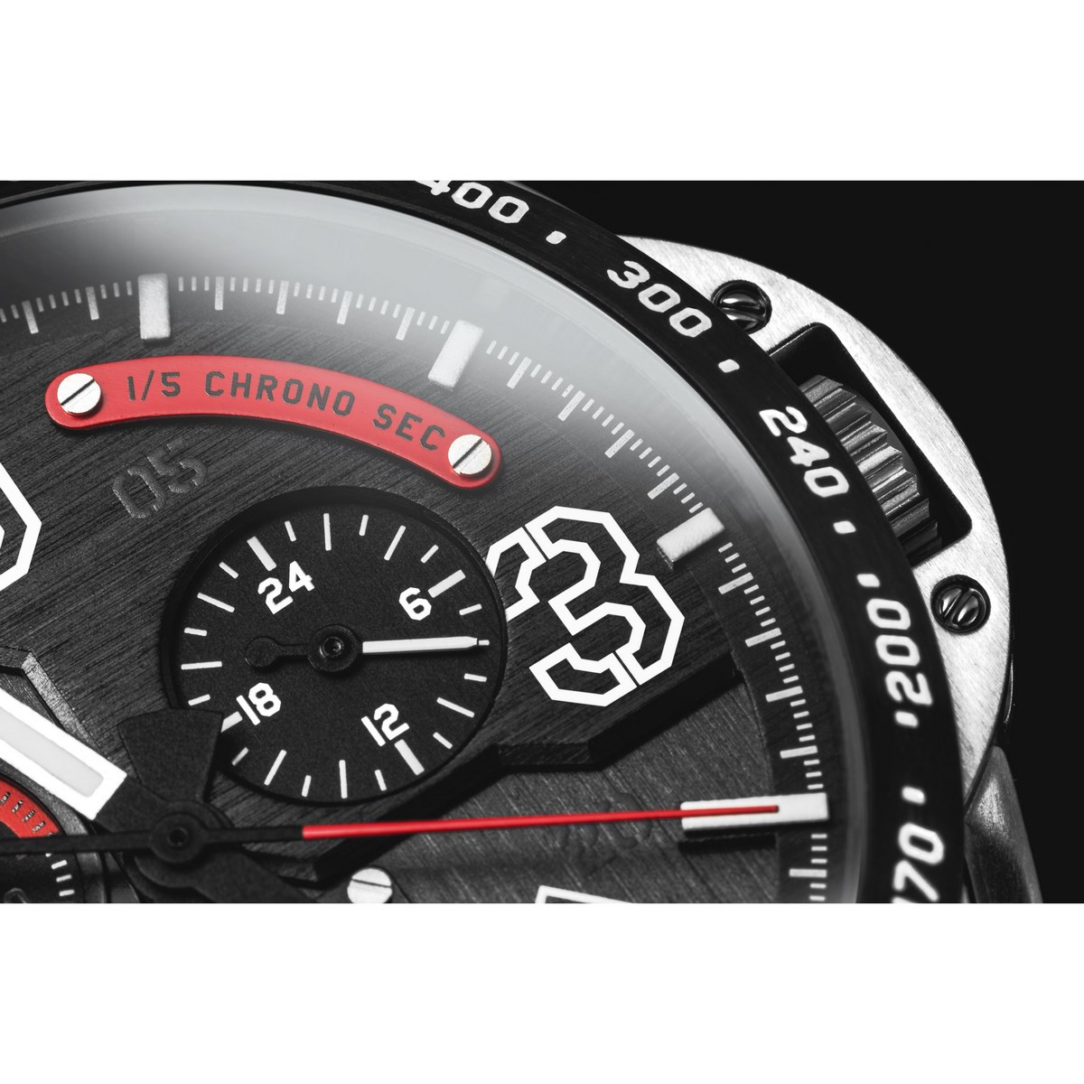 Montre AVI-8 P-51 MUSTANG méca-quartz chronographe - cadran noir Montre AVI-8 P-51 MUSTANG méca-quartz chronographe - cadran noir