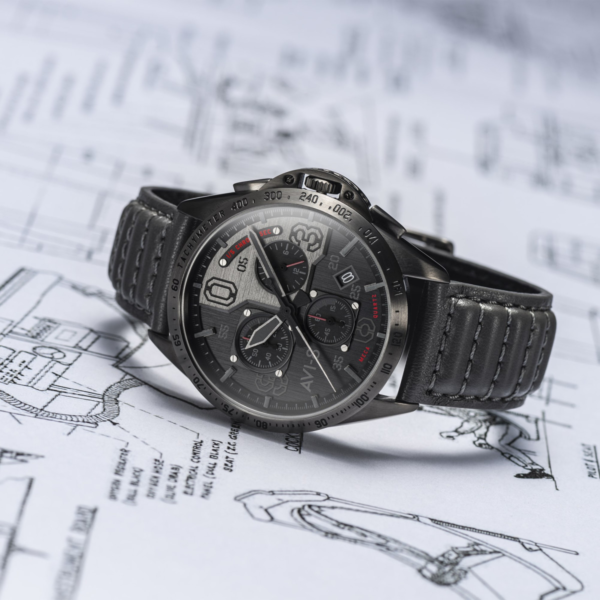 Montre AVI-8 P-51 MUSTANG méca-quartz chronographe - cadran noir - bracelet gris Montre AVI-8 P-51 Mustang - Quartz Chronographe - AV-4077-03
