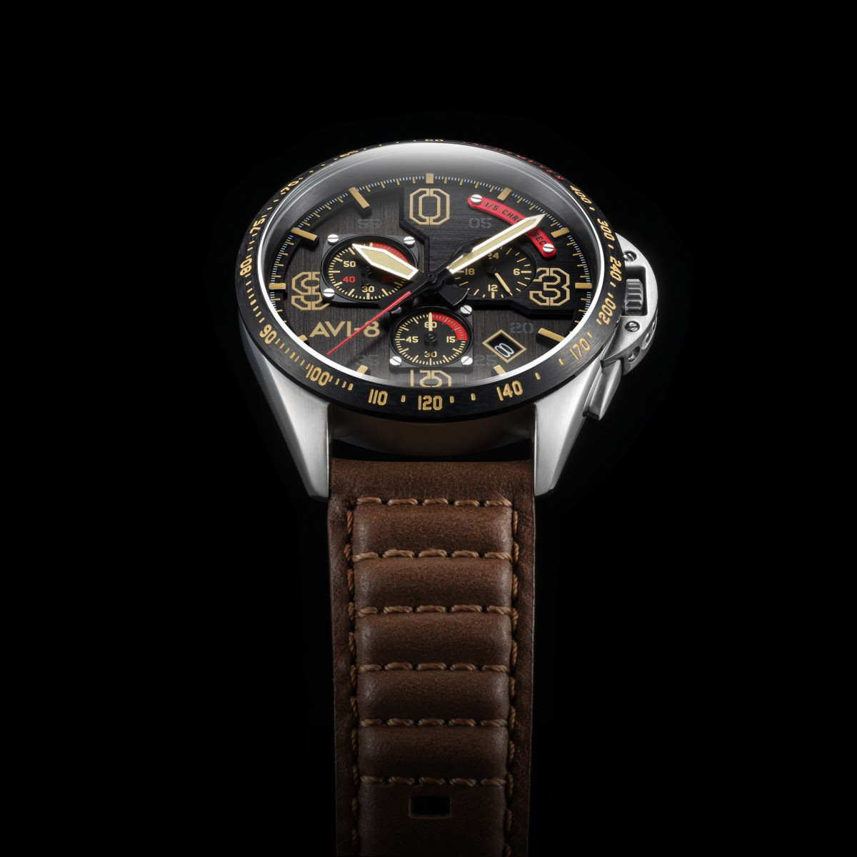 Montre AVI-8 P-51 MUSTANG méca-quartz chronographe - cadran noir - bracelet marron Montre AVI-8 P-51 MUSTANG méca-quartz chronographe - cadran noir - bracelet marron